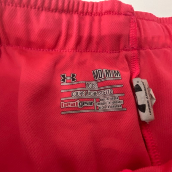 Under Armour loose orange/red shorts - Picture 2 of 3